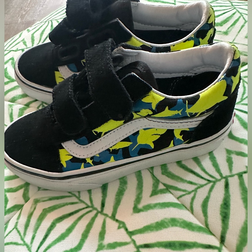 Vans boys Velcro shoes